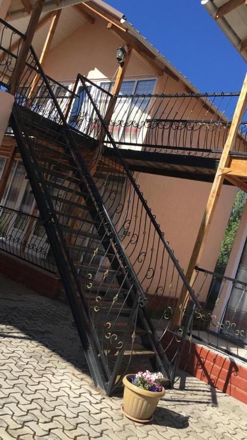 Гостевой Дом Байтик Hotell Bosteri Exteriör bild